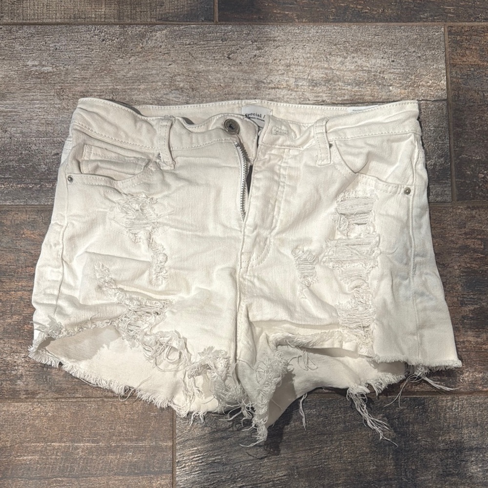Distressed‎ White Denim Shorts